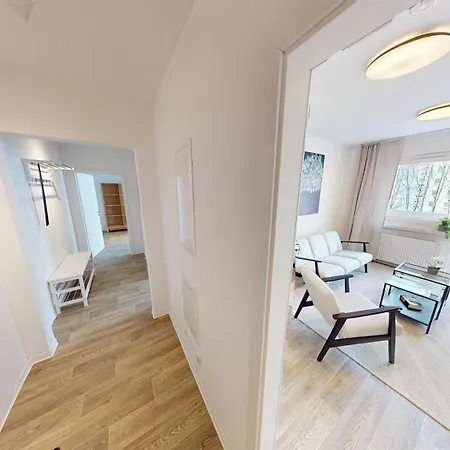 Mit Bodengleicher Dusche, 170m Bis Zur Bahnhaltestelle Linie 5, Wlan * ケムニッツ